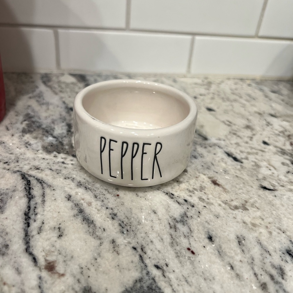 Pepper bowl Rae Dunn